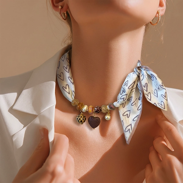 Sjaalketting Love beige