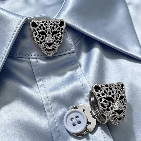 Button cover Panther zilver