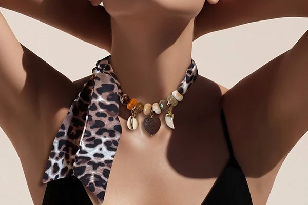 Sjaal en ketting panther